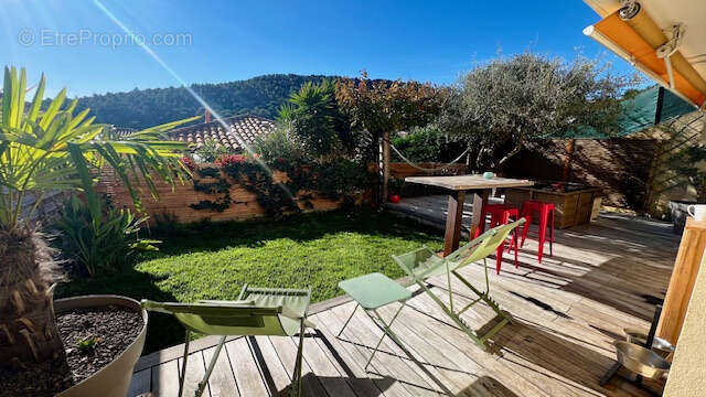 Appartement à EZE