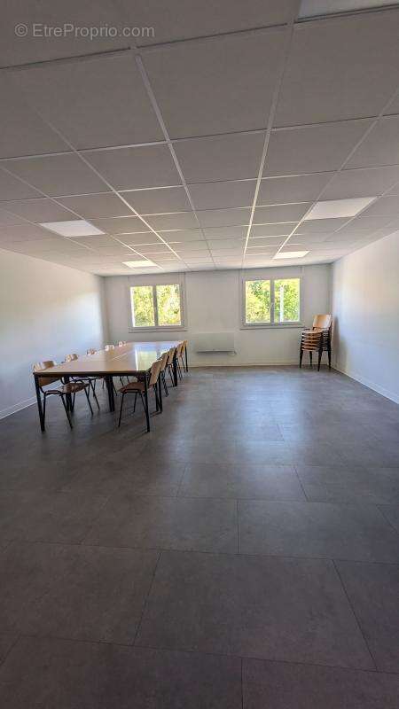 Commerce à DECAZEVILLE