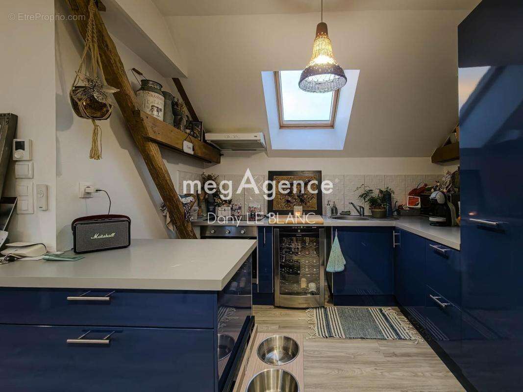Appartement à JOUY