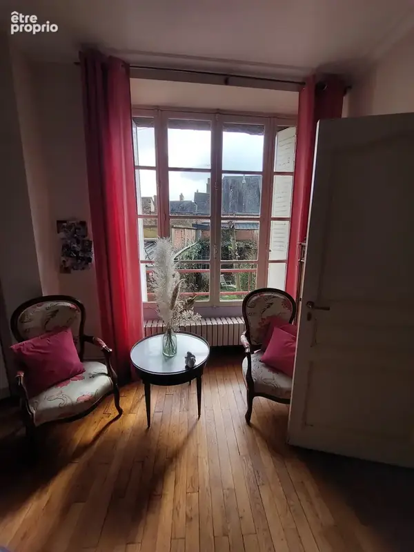 Maison familiale avec dépendances et jardin en centre-ville de La Flèche ! - photo 7