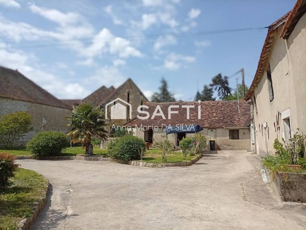 Photo 1 - Maison à LA TRIMOUILLE