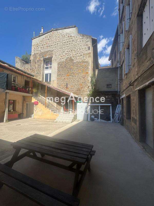 Appartement à SAINT-ETIENNE