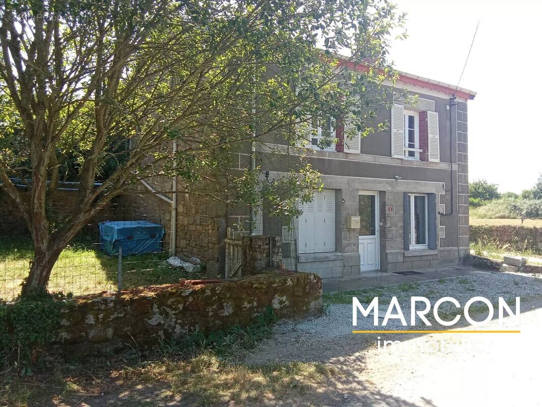 Maison à AHUN