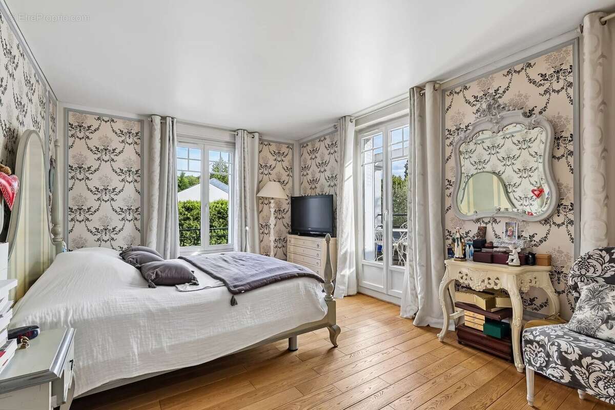 Maison à SAINT-MAUR-DES-FOSSES