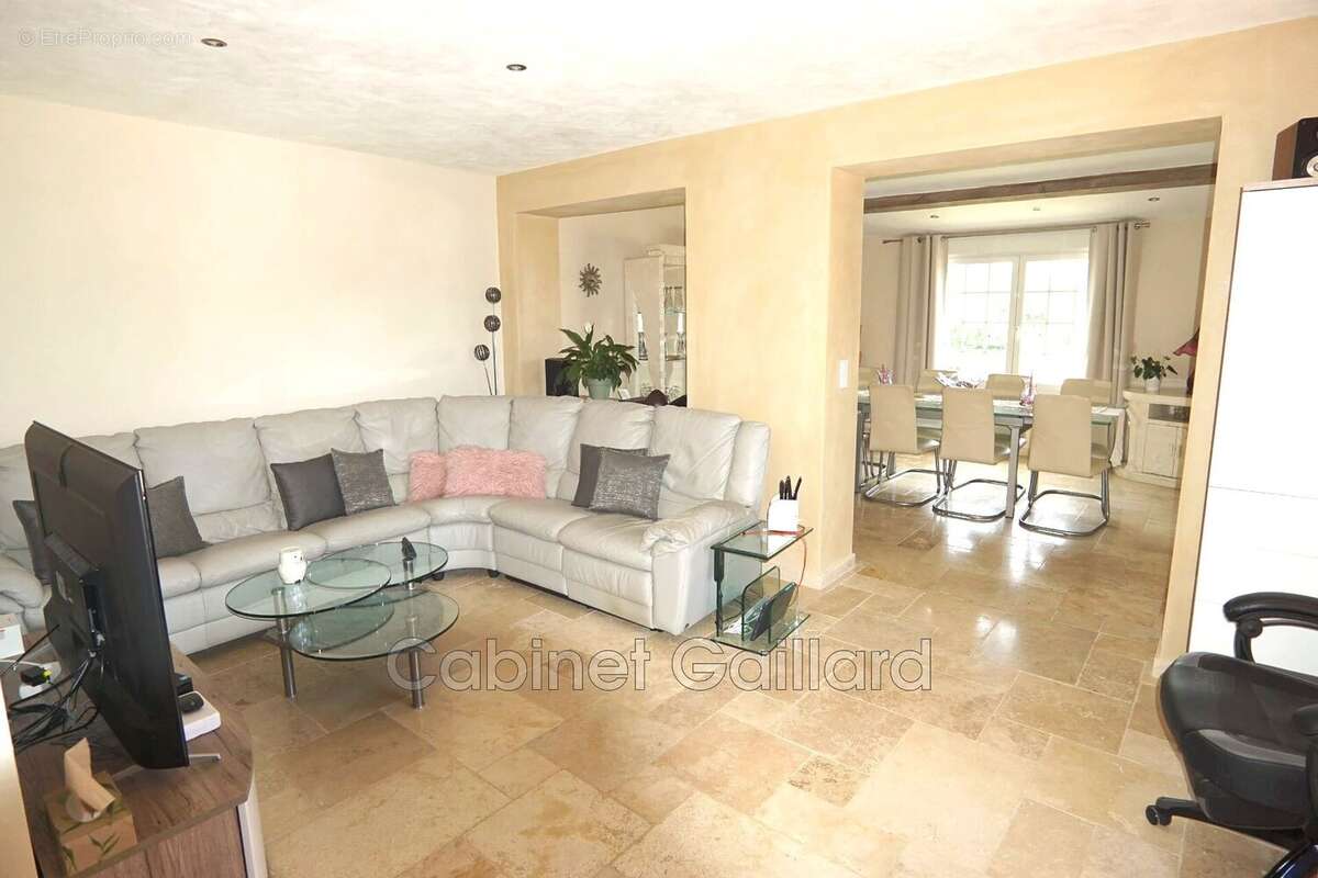 Maison 152 m² à Peymeinade  - photo 5