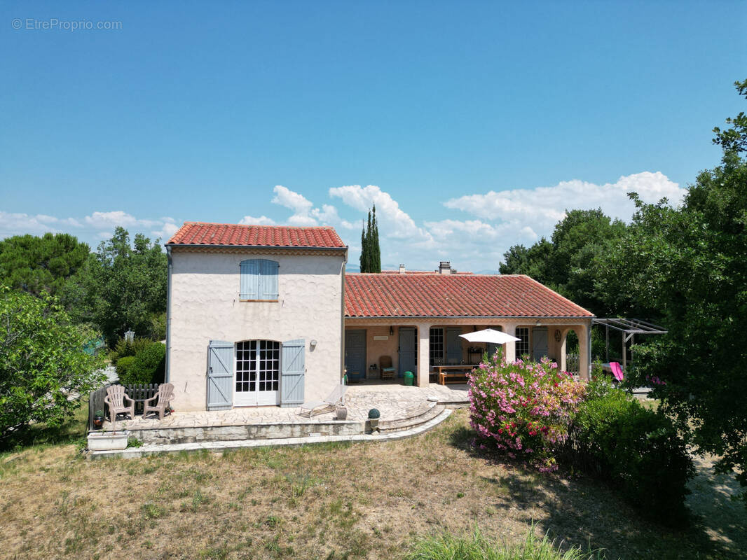 Maison à BAGNOLS-EN-FORET
