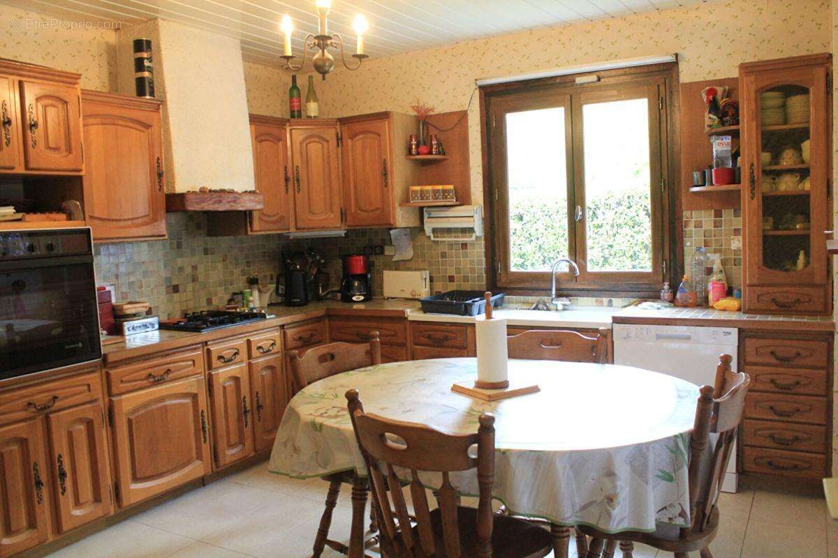 Maison à LES ESSARTS-LE-ROI