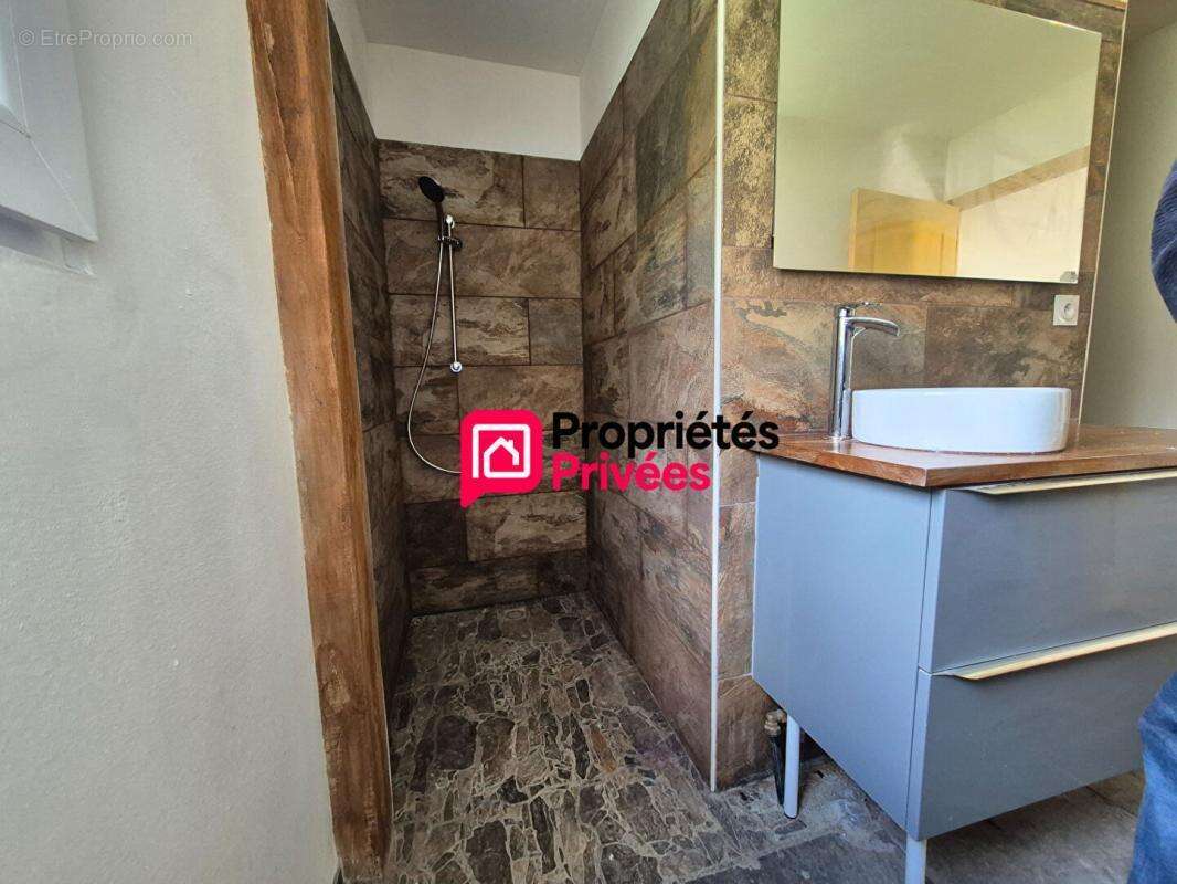 Maison à CHARBONNIERES-LES-VARENNES