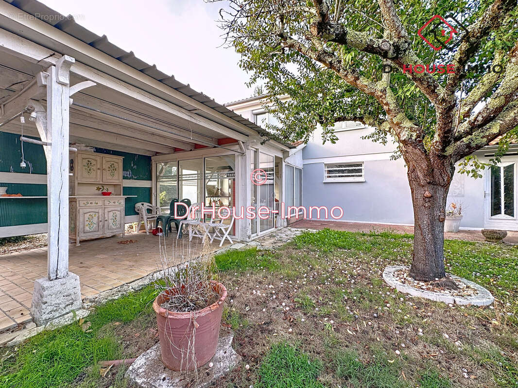 Maison à SAINT-LEON-SUR-L&#039;ISLE