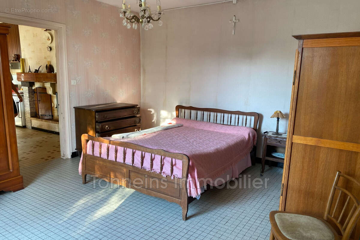 Maison 123 m² à Calonges  - photo 9
