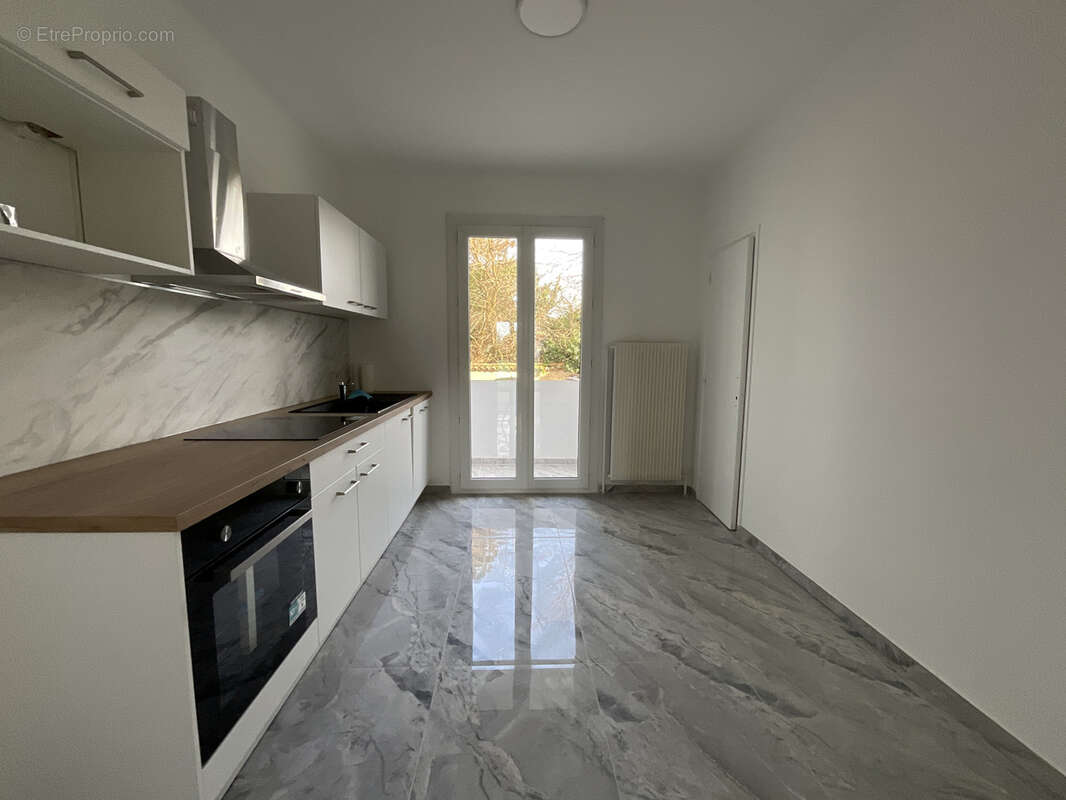 Appartement à SAINT-BONNET-DE-MURE