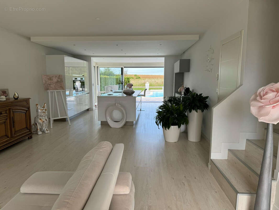 Maison Lumineuse de 135 M2 à Servigny-lès-sainte-barbe - photo 2