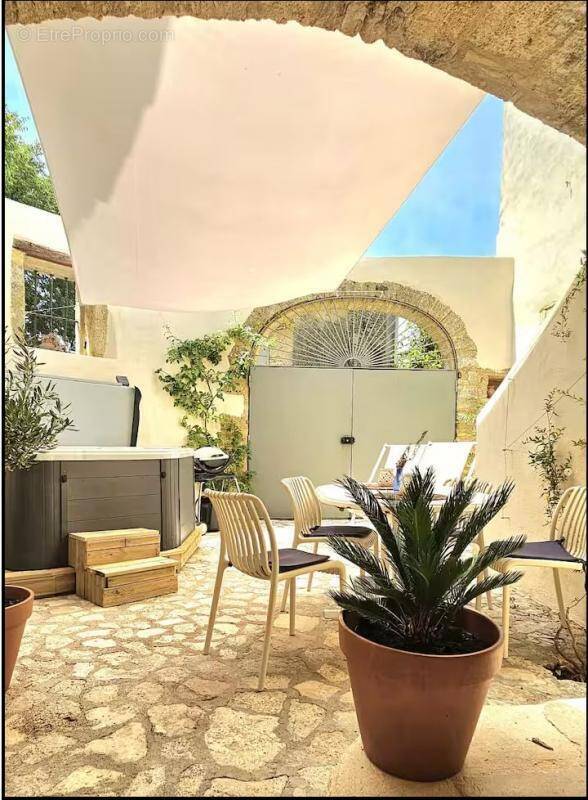 Maison à SAINT-MAXIMIN