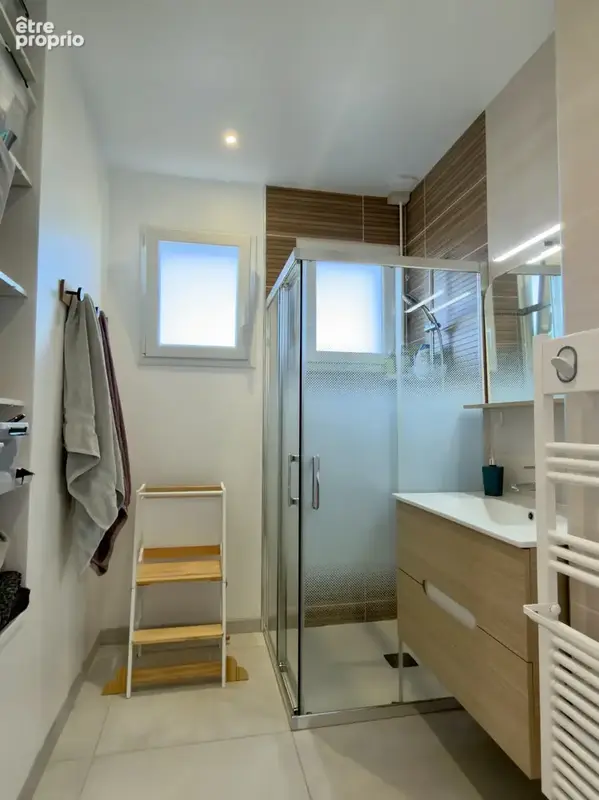VIVY à 3 Km du Centre-bourg, Maison rénovée sur sous-sol aménagé de 160m² habitables avec garage et jardin - photo 8