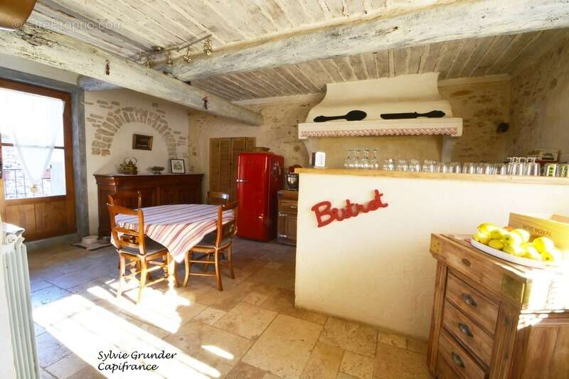 Maison à EGUILLES