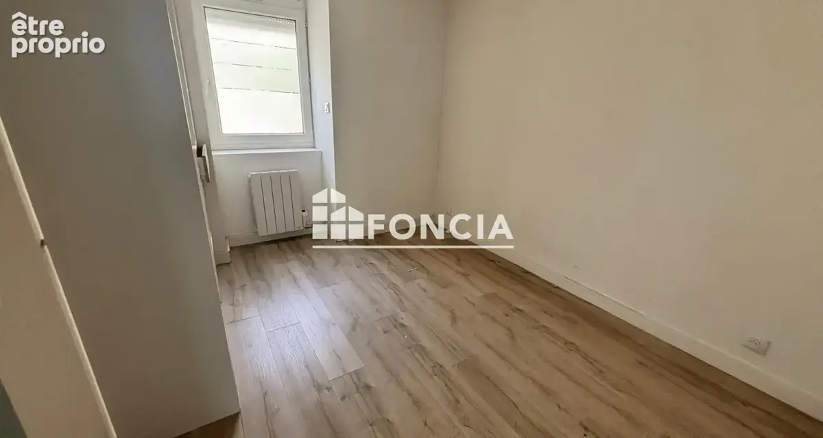 Appartement T3 lumineux et rénové en hypercentre de Rochefort - photo 5