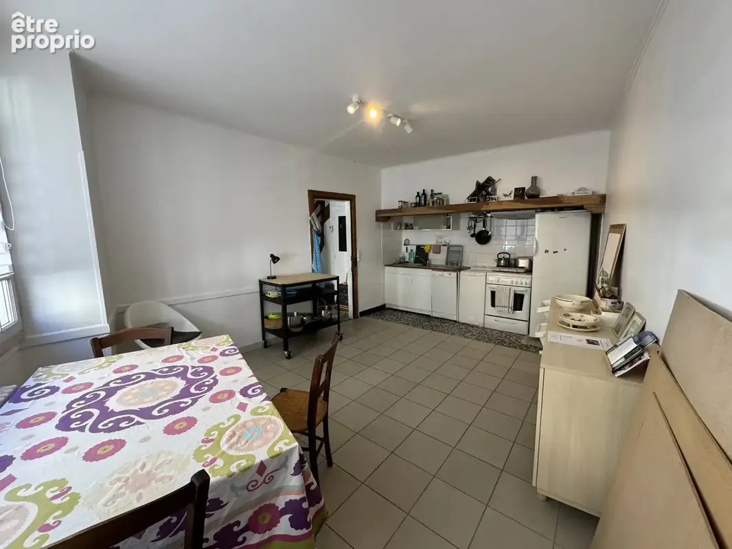 Maison de village en pierre de 76 m2, une cuisine/salle à manger, un séjour , 2 chambres et cave voutée - photo 5