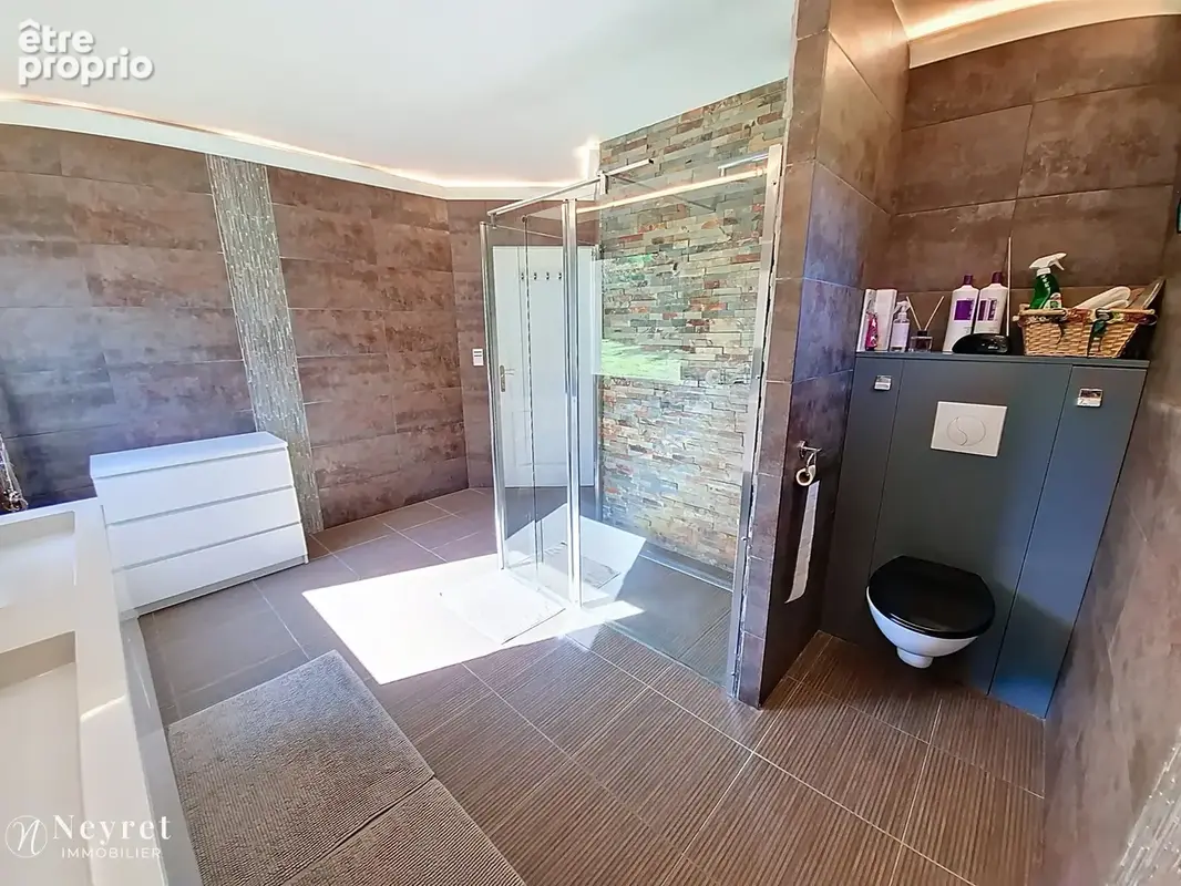Rare : Maison d'architecte d'exception de 308 m2 sur son terrain paysagé de 2546 m2 - photo 14
