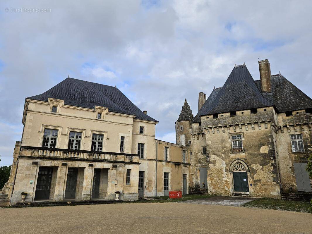 Maison à BARBEZIEUX-SAINT-HILAIRE