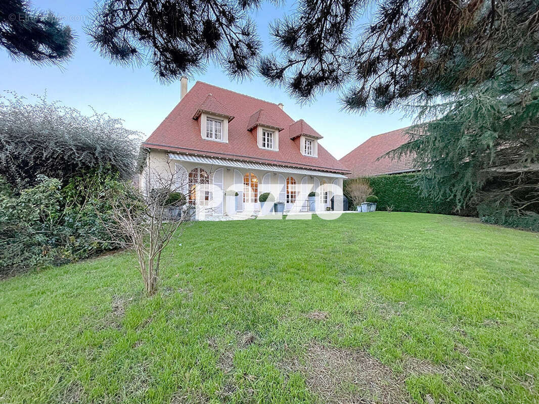 Maison à HEROUVILLE-SAINT-CLAIR