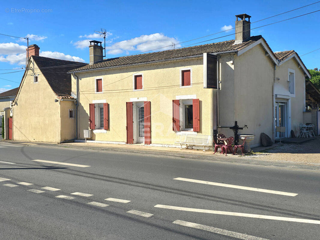 Maison à MONTPON-MENESTEROL