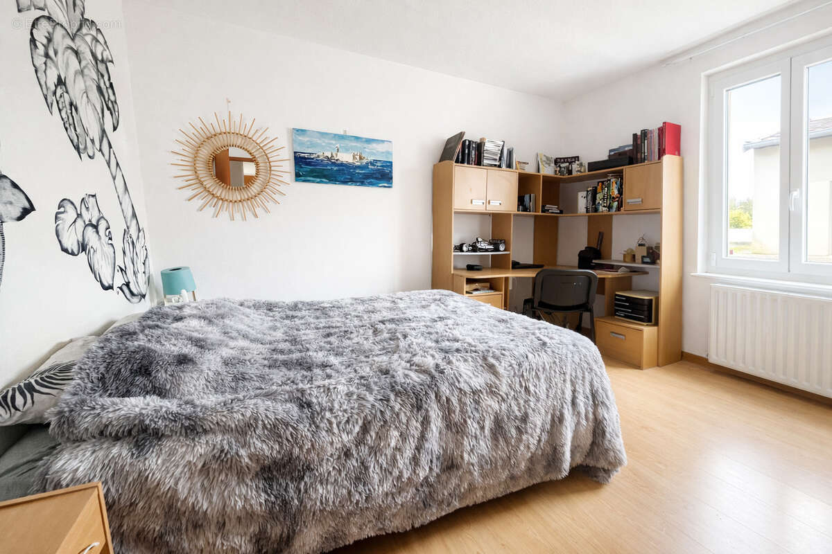 Appartement à SCY-CHAZELLES