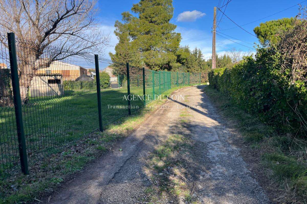 Terrain à LE MUY