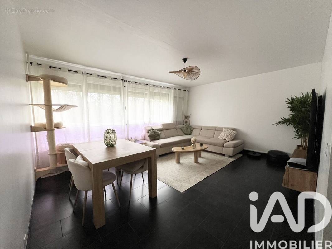 Photo 1 - Appartement à ELANCOURT