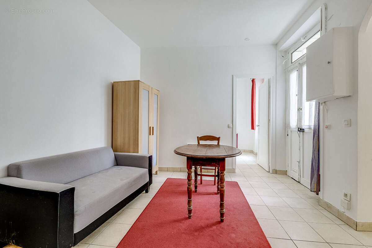 Appartement à PARIS-14E