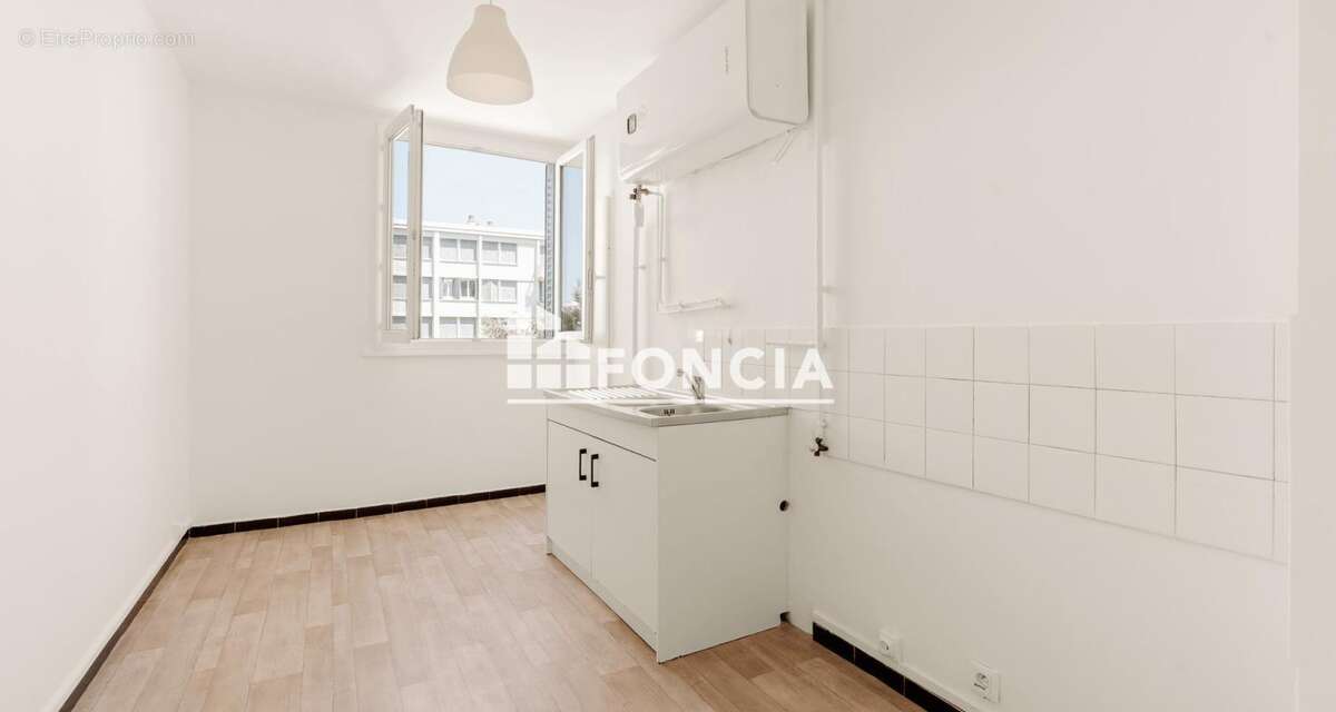 Superbe T3 entièrement rénové de 60 m² – Saint-Priest - photo 3