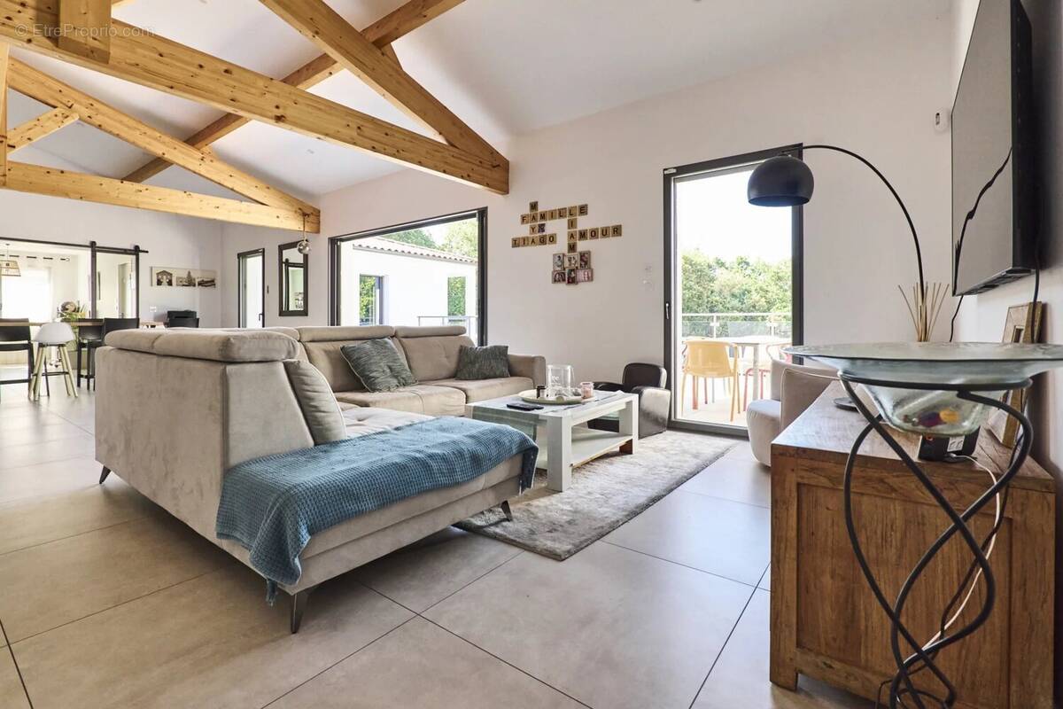 Maison à LES MATHES