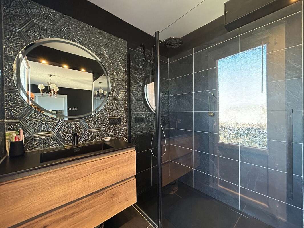 Appartement à BOURG-DE-PEAGE