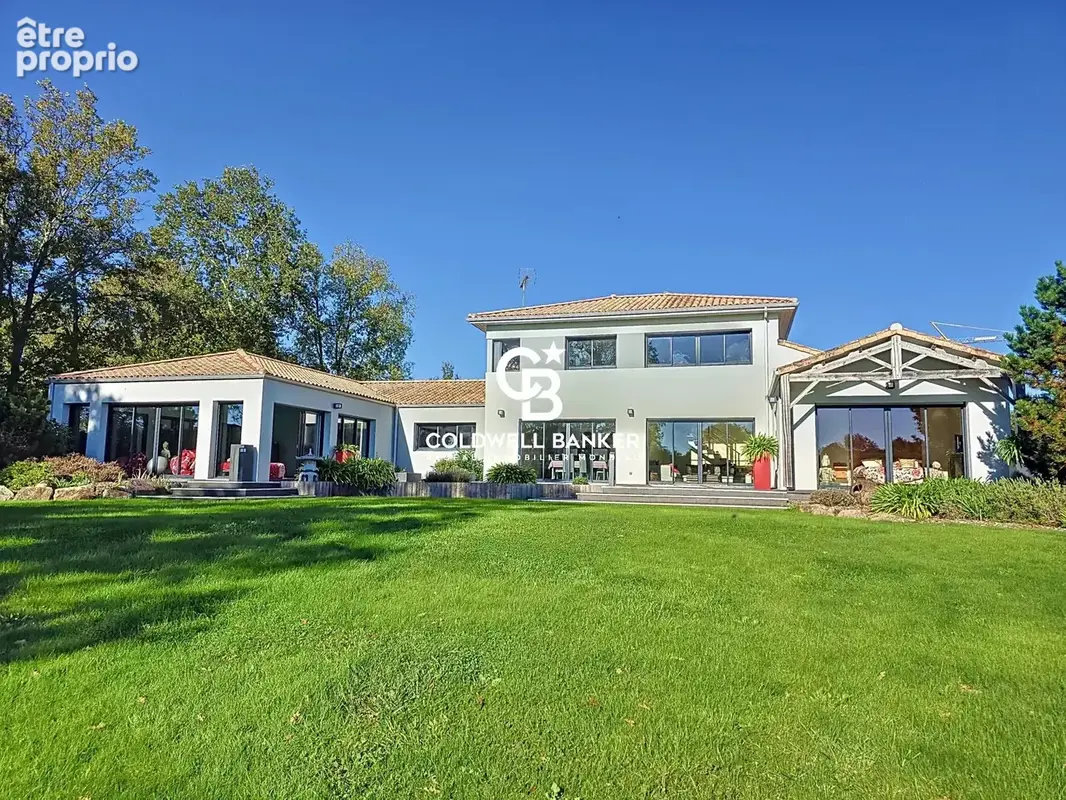 GOLF DE LA DOMANGERE- VENDEE - Villa d'Excellence  : Votre Cadre de Vie Privilégié - photo 5