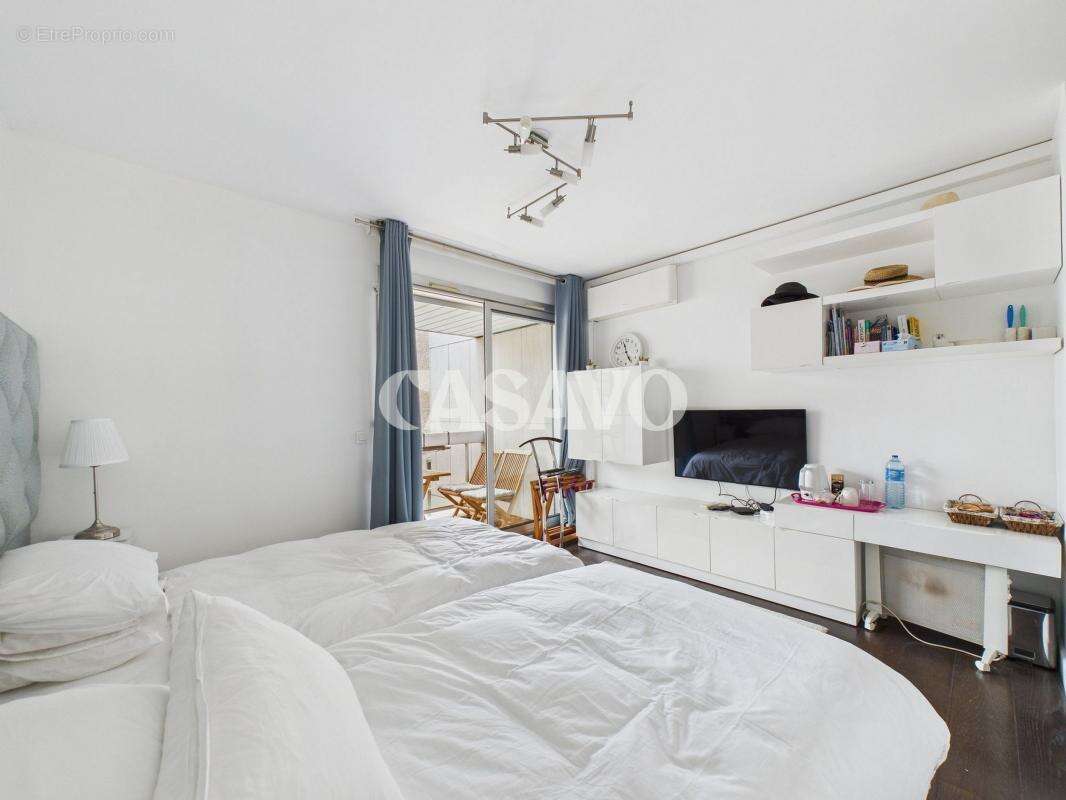 Appartement à NEUILLY-SUR-SEINE
