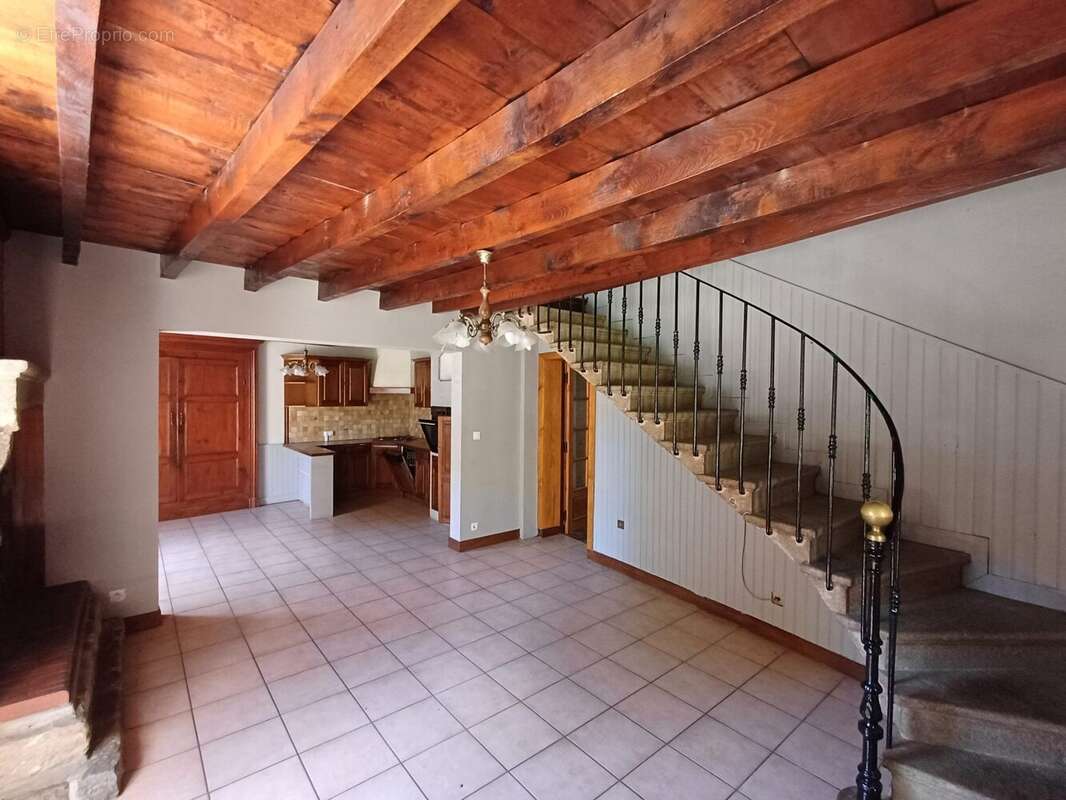 Maison à MONTMORIN