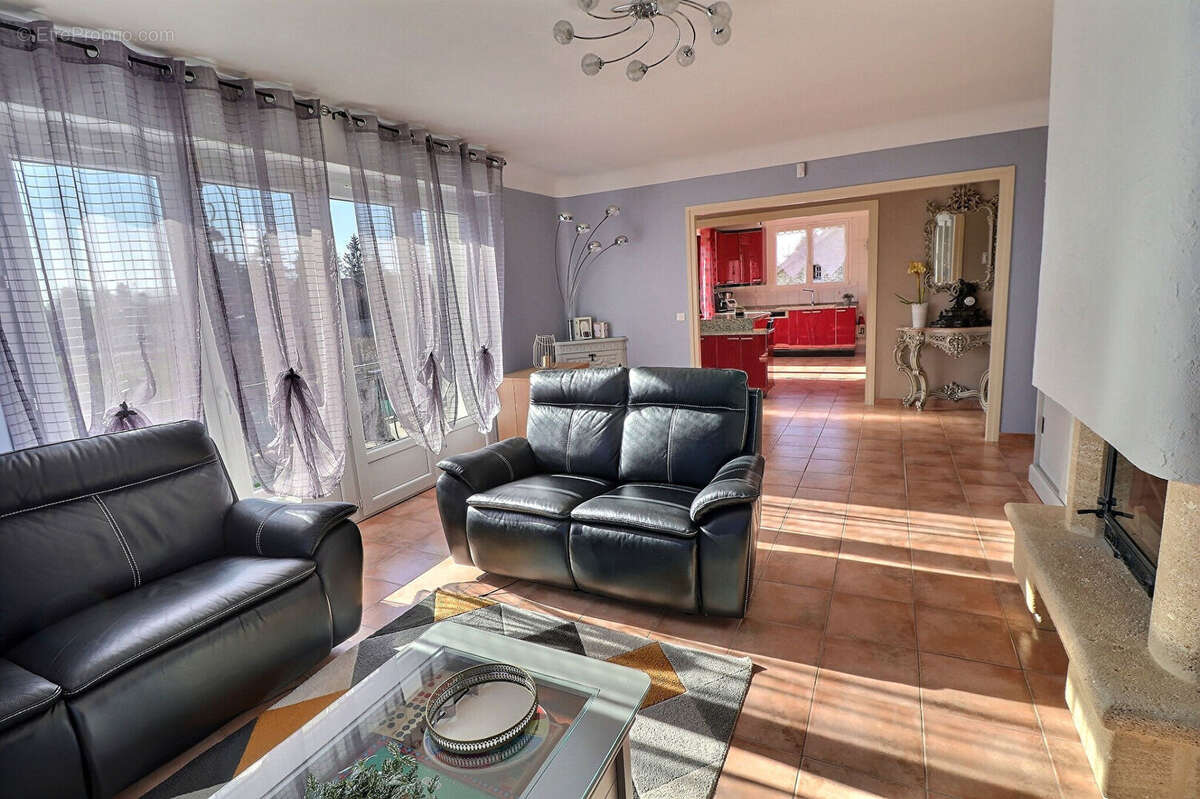 Maison à LE PERRAY-EN-YVELINES