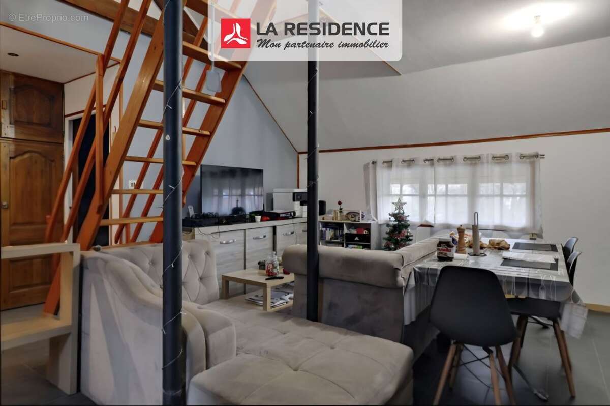 Appartement à IVRY-LA-BATAILLE