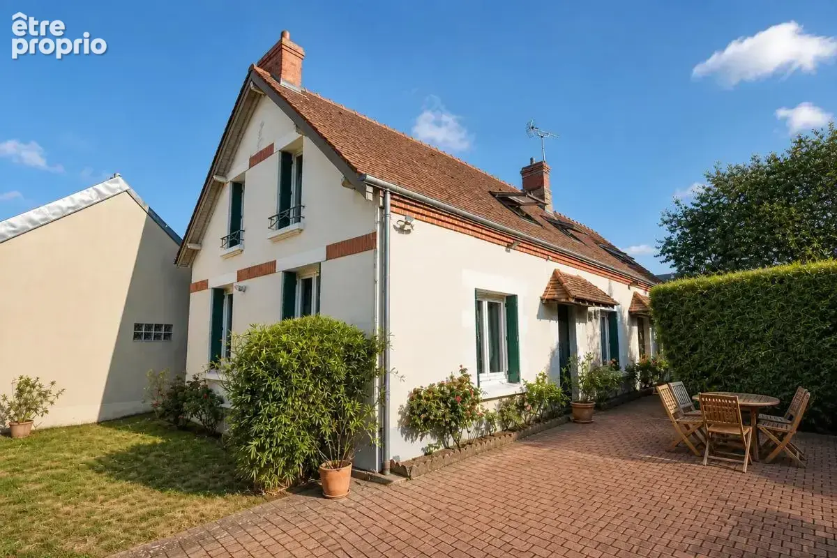 Maison de 7 pièces de 158 m² à Orléans - photo 1