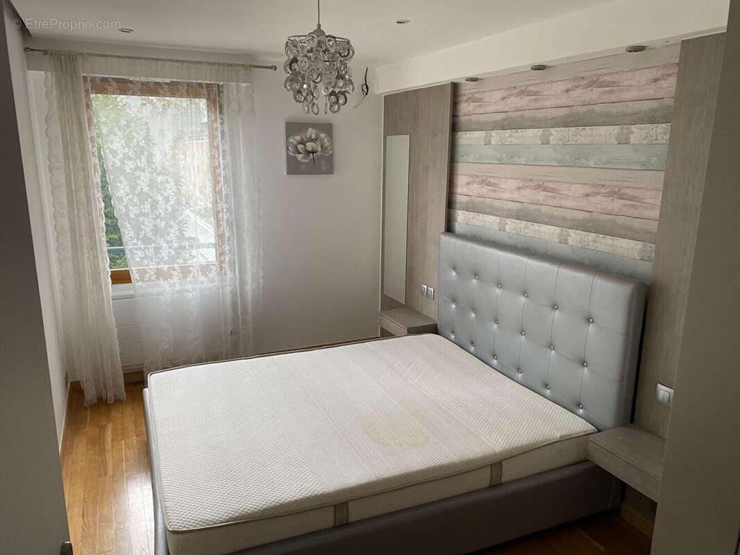 Appartement à CHARENTON-LE-PONT