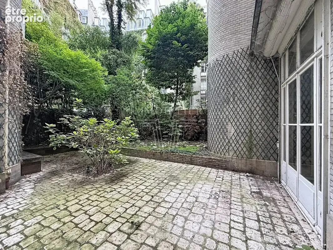 Place victor hugo/boissiere. appartement aux superbes volumes - photo 10