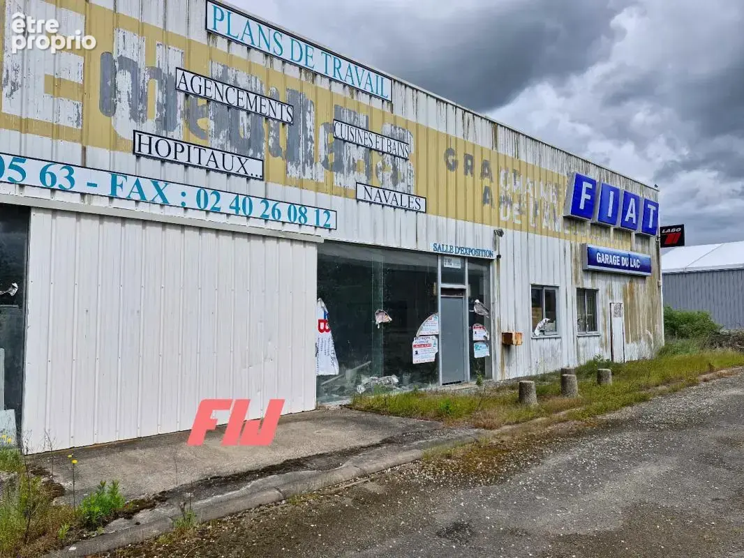 Photo Commerce à Saint-Philbert-De-Grand-Lieu au prix de 929 250€