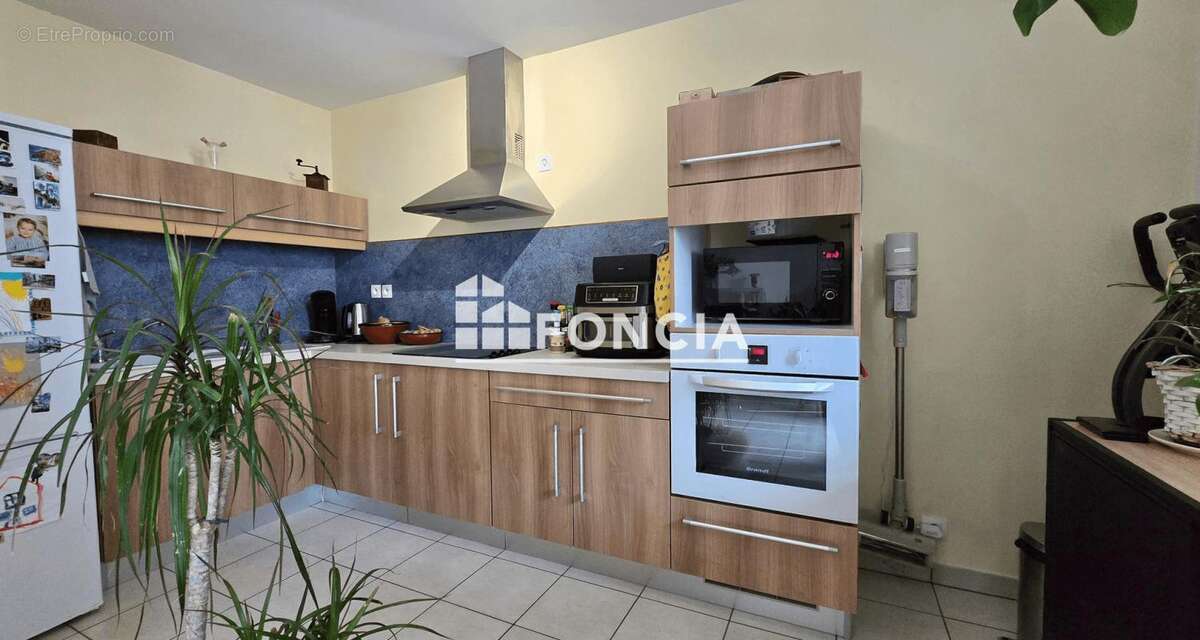 LA ROCHE-SUR-FORON : Appartement LOUE - T2 avec terrasse + Garage + Cave - photo 4