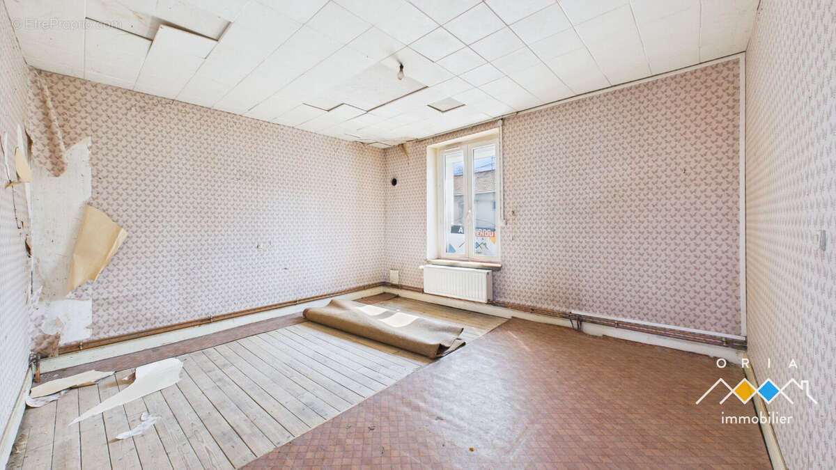 Maison à BEZANGE-LA-GRANDE