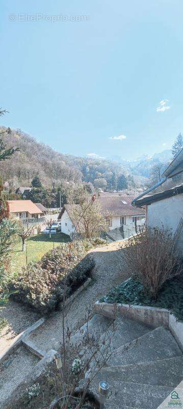 Maison à SAINT-MARTIN-D'URIAGE