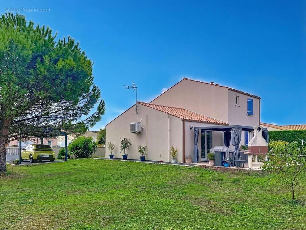 Photo 2 - Maison à CHAILLE-LES-MARAIS