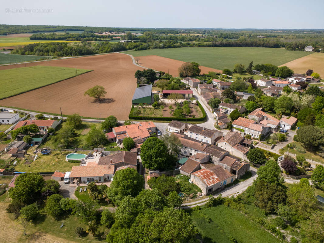 Maison à PORT-D'ENVAUX