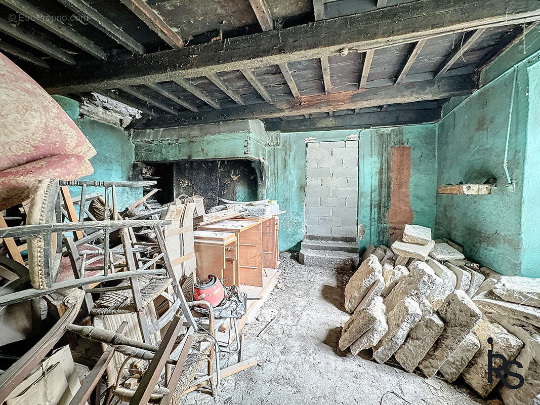 Dans un hameau typique, un ensemble immobilier de 3 maisons avec 8300 m2 de terrain et une vue splendide. - photo 31