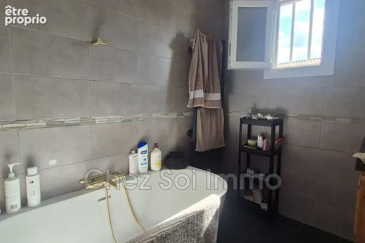 Maison 5 pièces 113 m² à vendre à Carros (06510) - photo 9