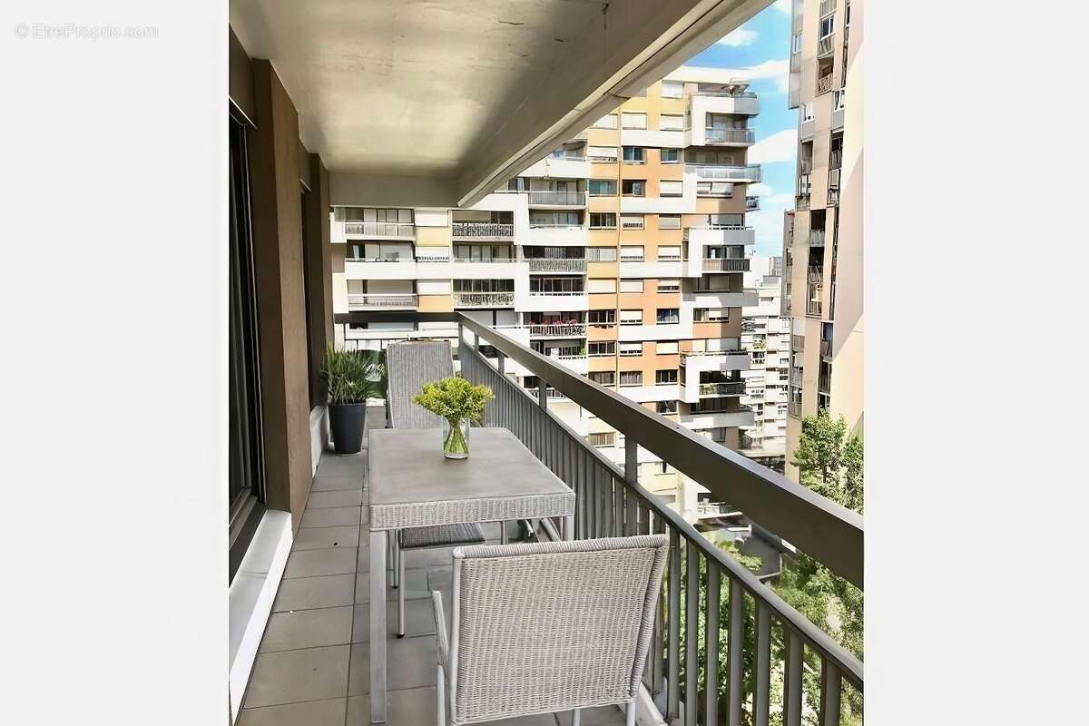Appartement à PARIS-19E