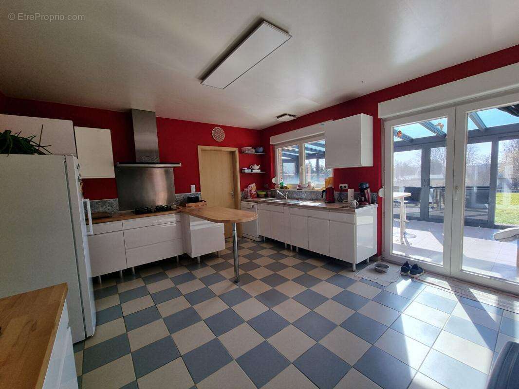 Maison à NEUVILLE-LEZ-BEAULIEU